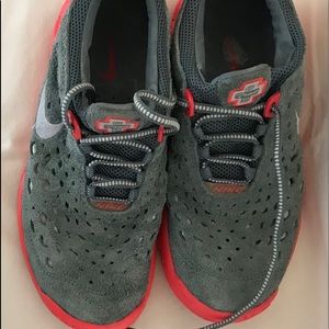 Nike tennis shoes . Size 7.5